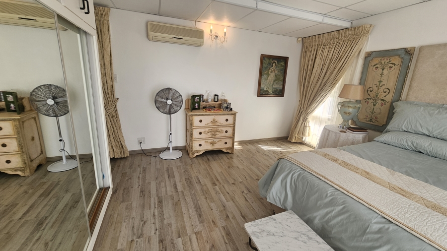 3 Bedroom Property for Sale in Wavecrest Eastern Cape